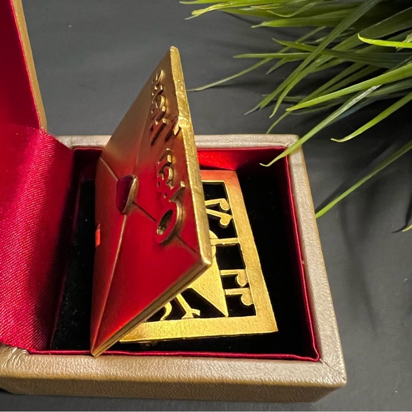 Vintage AJC Brooch Pin - OPEN HERE HEART #1 MOM Gold Tone Brooch - Picture 3 of 8